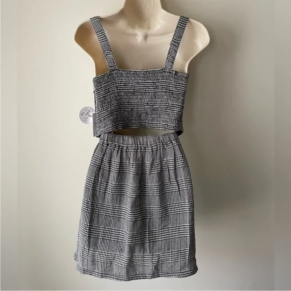 Japna Black White Gingham Two Piece Set Medium | Crop Top Mini Skirt NWT - Picture 8 of 16